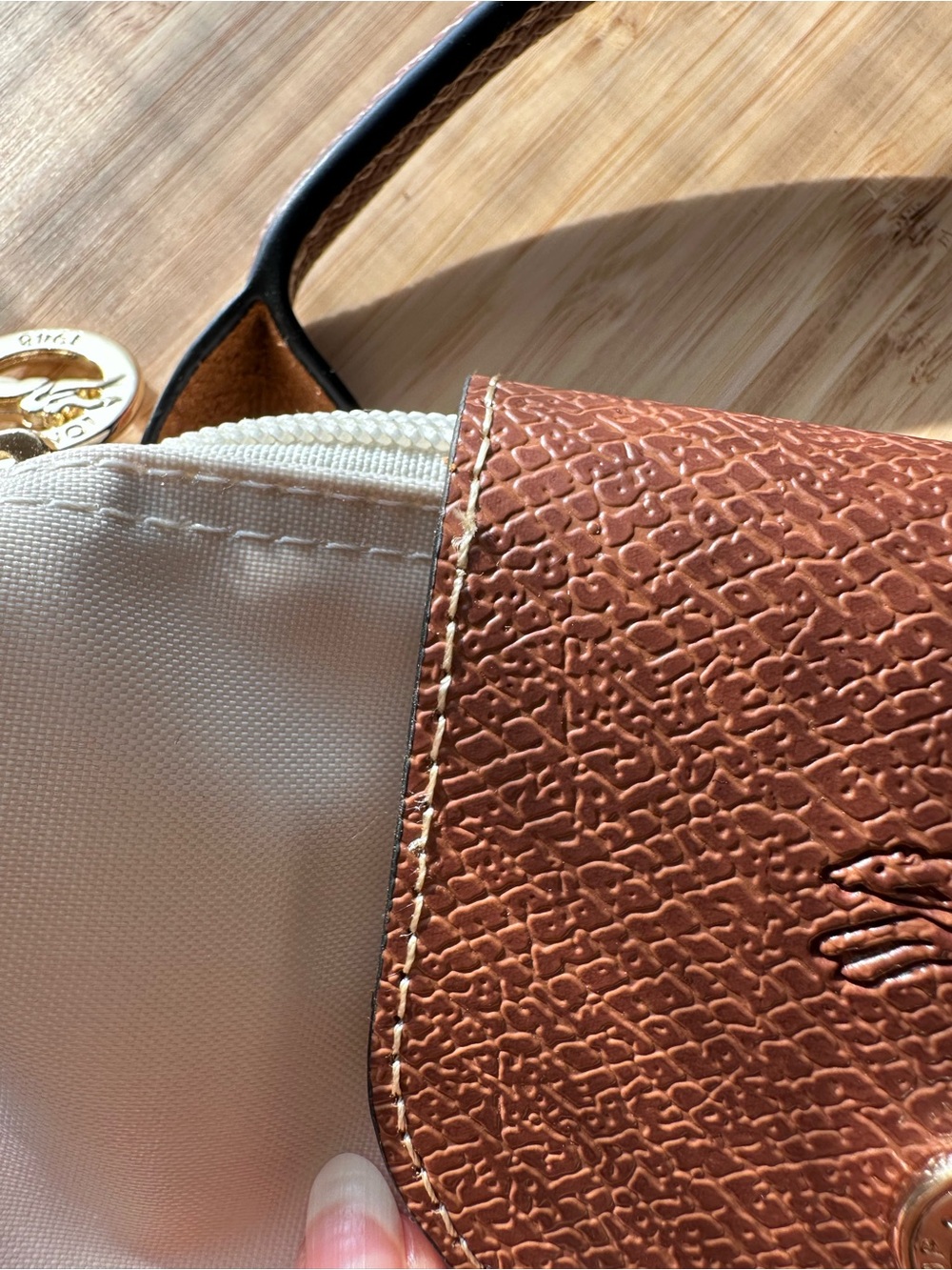 Longchamp original pouch mini bag
Beige cream color - Picture 10 of 10
